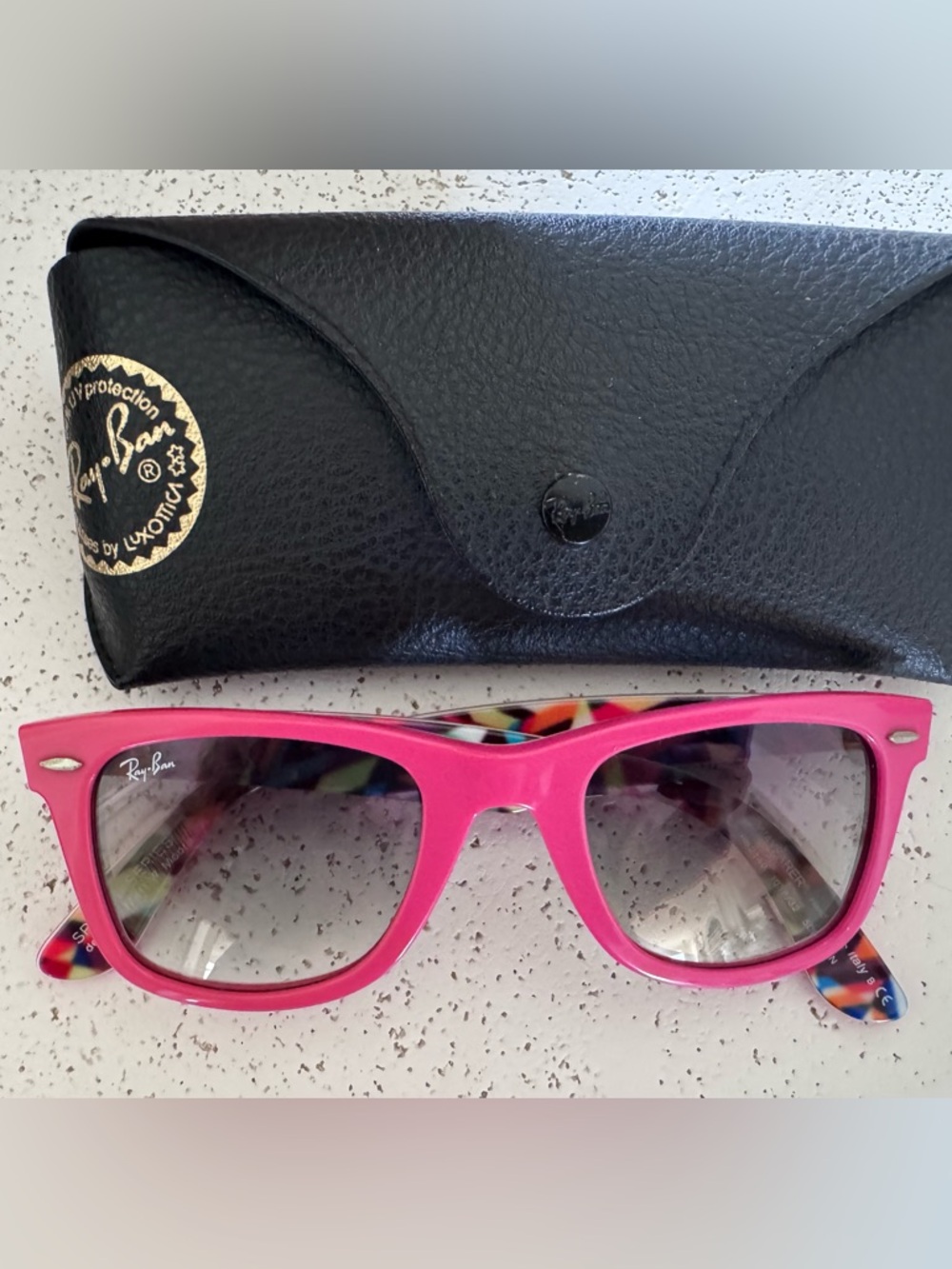 Ray-Ban Hot Pink Wayfarer Sunglasses with Gradient Lenses